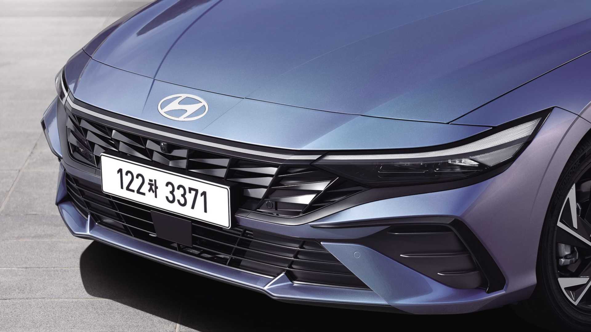 ᐅ Hyundai Elantra 2024 Un Sedán Renovado Con Tecnología Avanzada