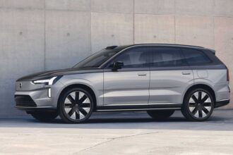 Volvo EX90 Excellence lateral