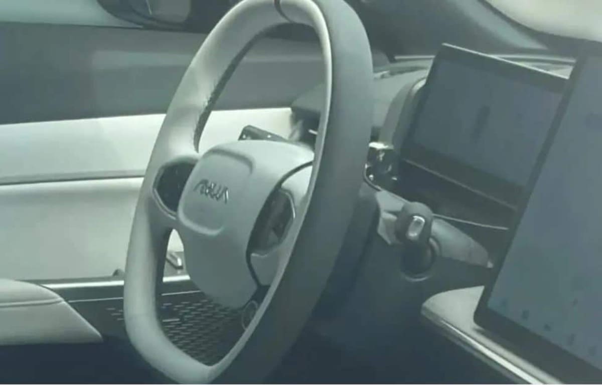 Dongfeng eπ 007: el Sedán que Reimagina la Movilidad 6 Dongfeng eπ 007 volante