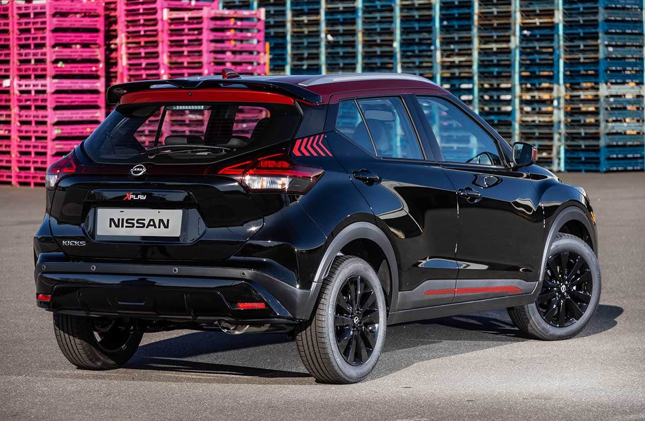 Nissan Kicks XPlay por detras