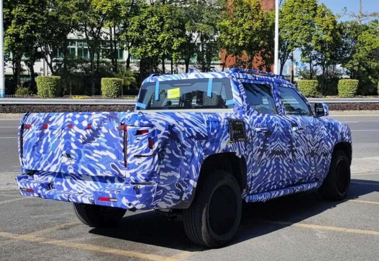 BYD Pickup: El vehículo que todos esperaban ya tiene patente 6 pickup BYD por detras