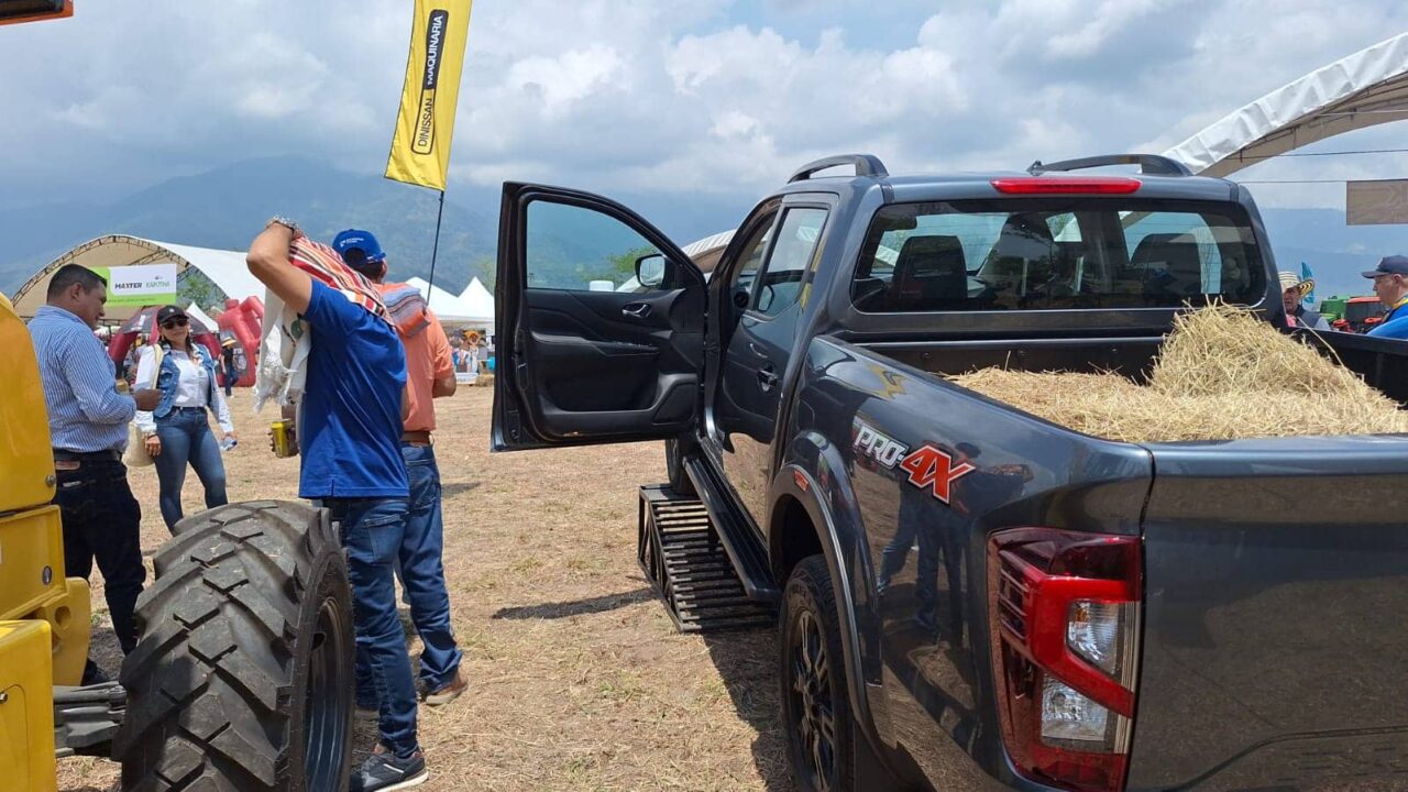 Encuentro entre la Tecnología y la Tierra: Nissan y New Holland en el Agroshow Pajonales 3 New Holland Nissan