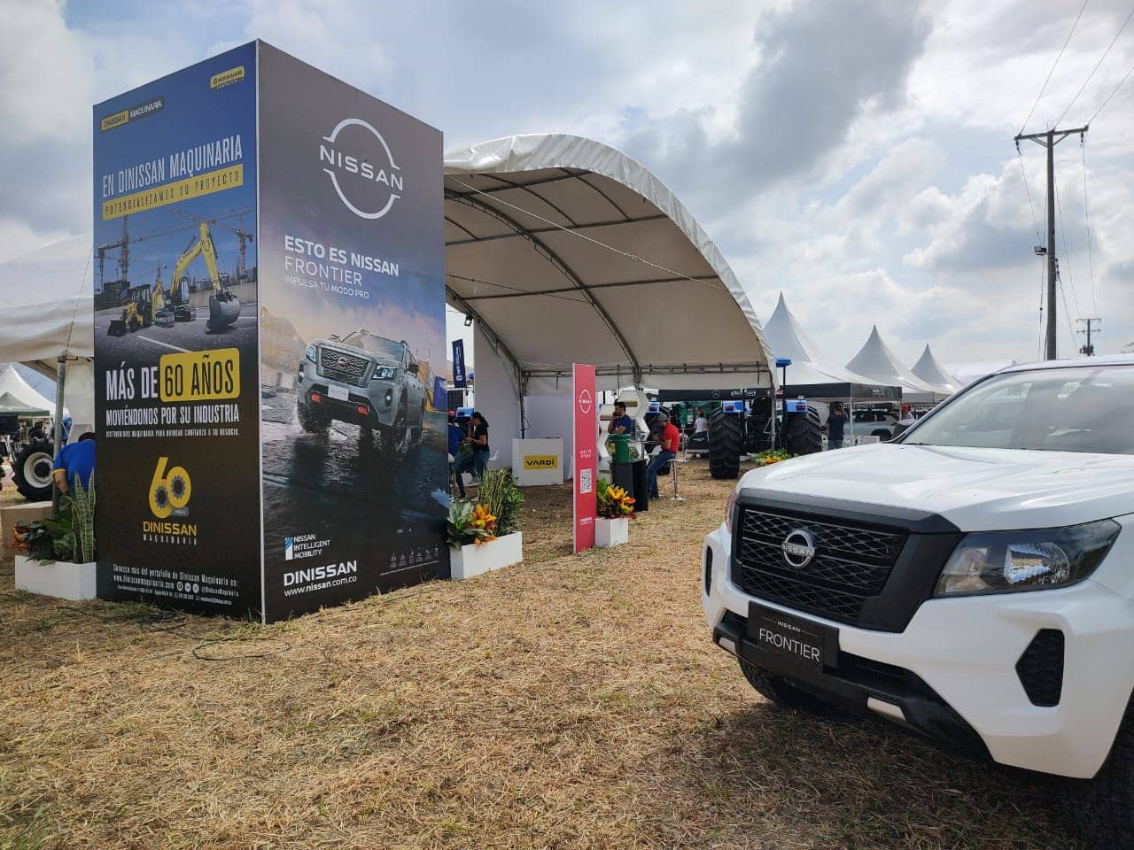 Encuentro entre la Tecnología y la Tierra: Nissan y New Holland en el Agroshow Pajonales 4 Nissan y New Holland