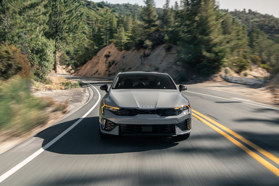 Kia K5 2025: Reinventando el Estilo y Potenciando el Rendimiento 6 Kia K5 2025
