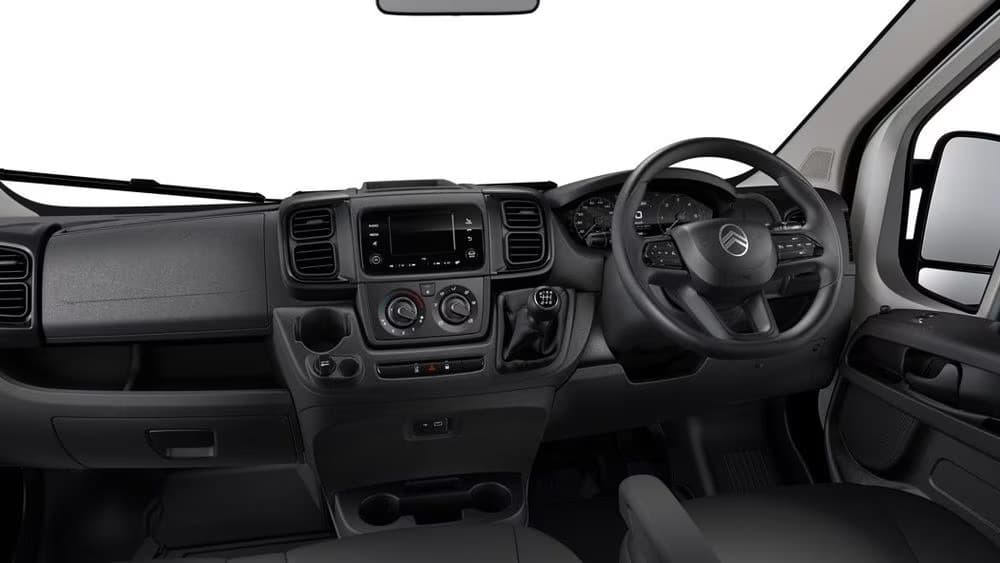 Esta Furgoneta Doble Frontal es Real y es Ingeniosa 3 Citroën Relay Back-to-Back interior