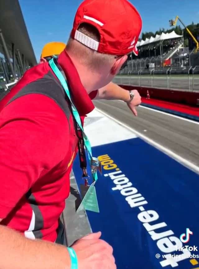 "El impactante gesto de Max Verstappen hacia un fan de Ferrari"
