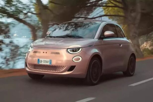 video Fiat 500e sin logo