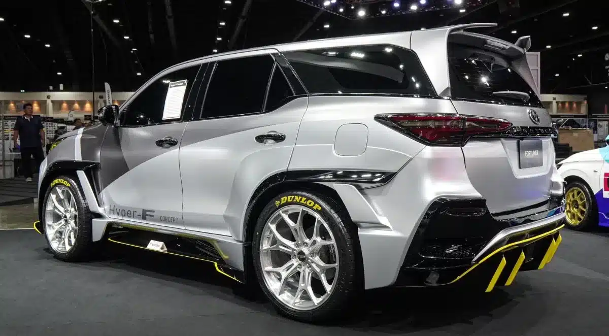 Toyota Hyper F Concept: La SW4 Fortuner más Brutal Nunca Antes Vista 4 Toyota Hyper F Concept lateral