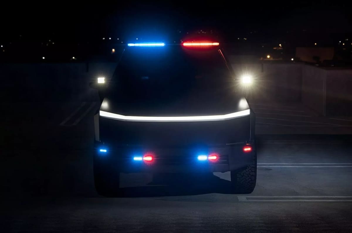 Tesla Cybertruck Patrulla Policial frente