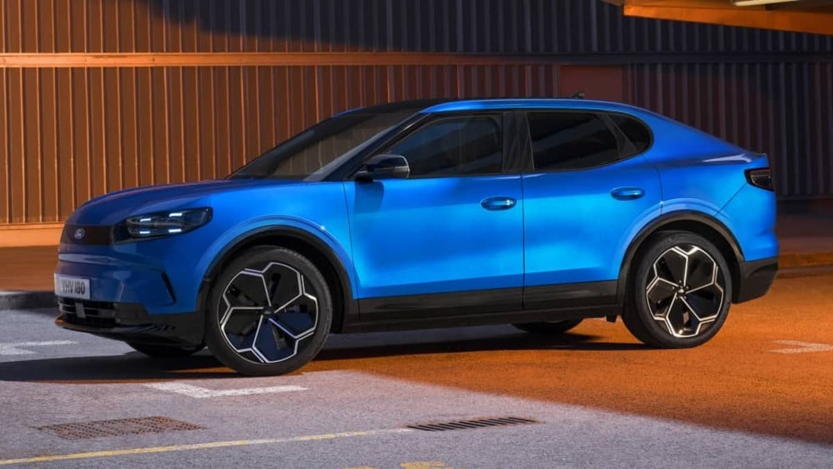 Ford Capri 2025: Un Clásico Transformado en un SUV Eléctrico 4 Ford Capri 2025 lateral