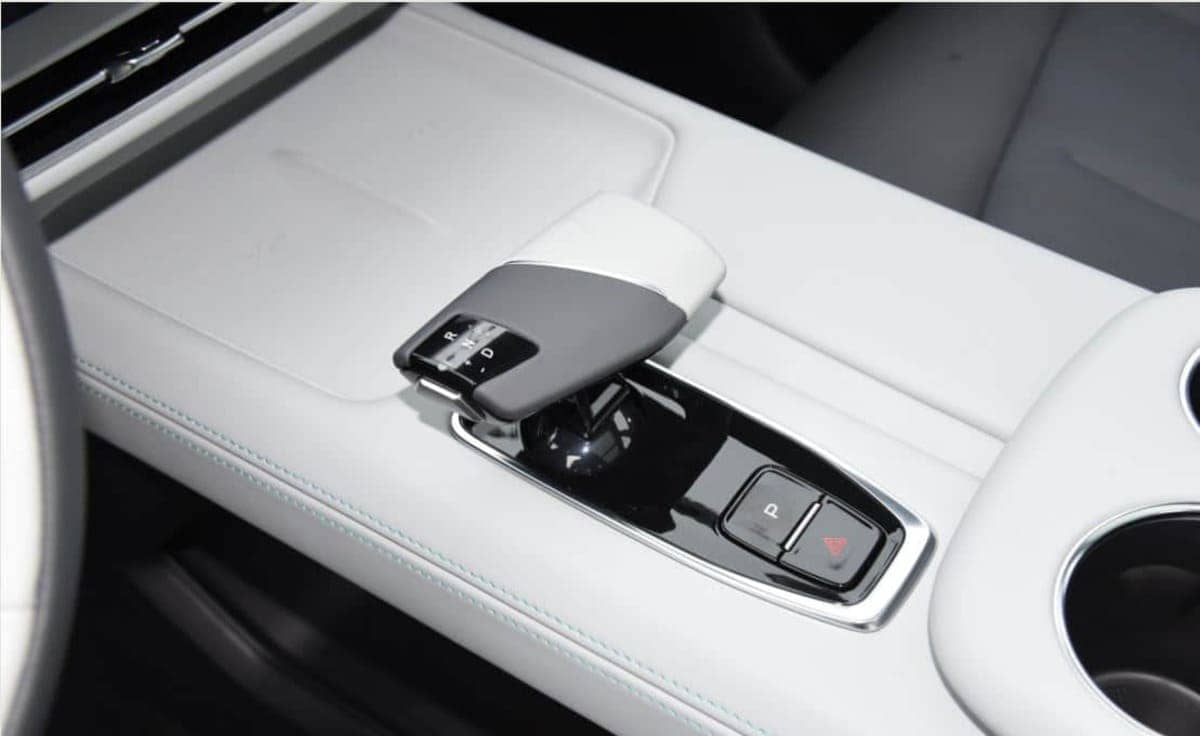 Changan UNI-Z Gasolina: Se Acerca su Lanzamiento 6 Changan UNI-Z Gasolina consola