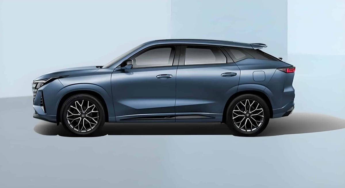 Changan UNI-Z Gasolina: Se Acerca su Lanzamiento 9 Changan UNI-Z azul