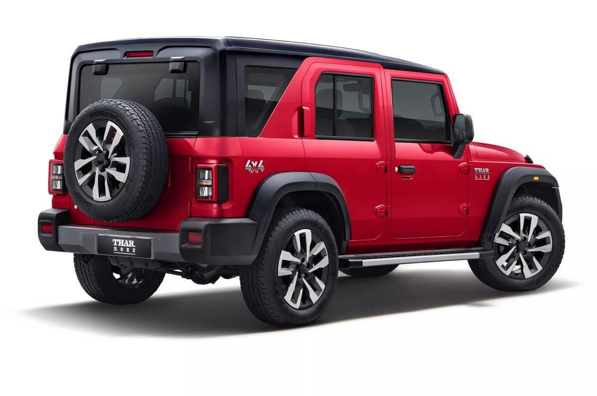 Mahindra Thar Roxx: El Clon del Wrangler Que No Sabías Que Necesitabas 2 Mahindra Thar Roxx por detrás