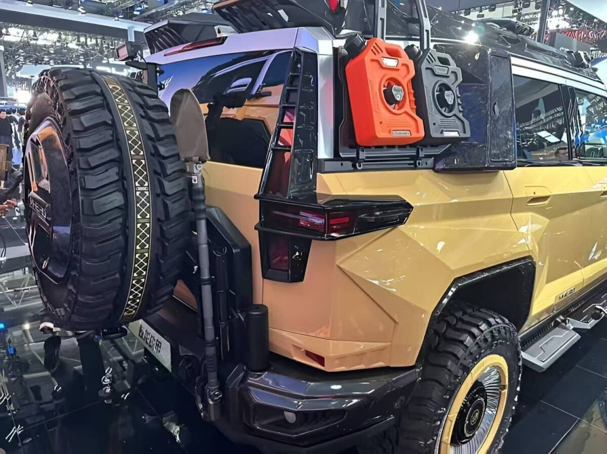 Dongfeng M-Hero 917 Dragon Armor Edition: ¡Este SUV Militar Está Listo para Todo! 7 Dongfeng M-Hero 917 Dragon Armor Edition foto