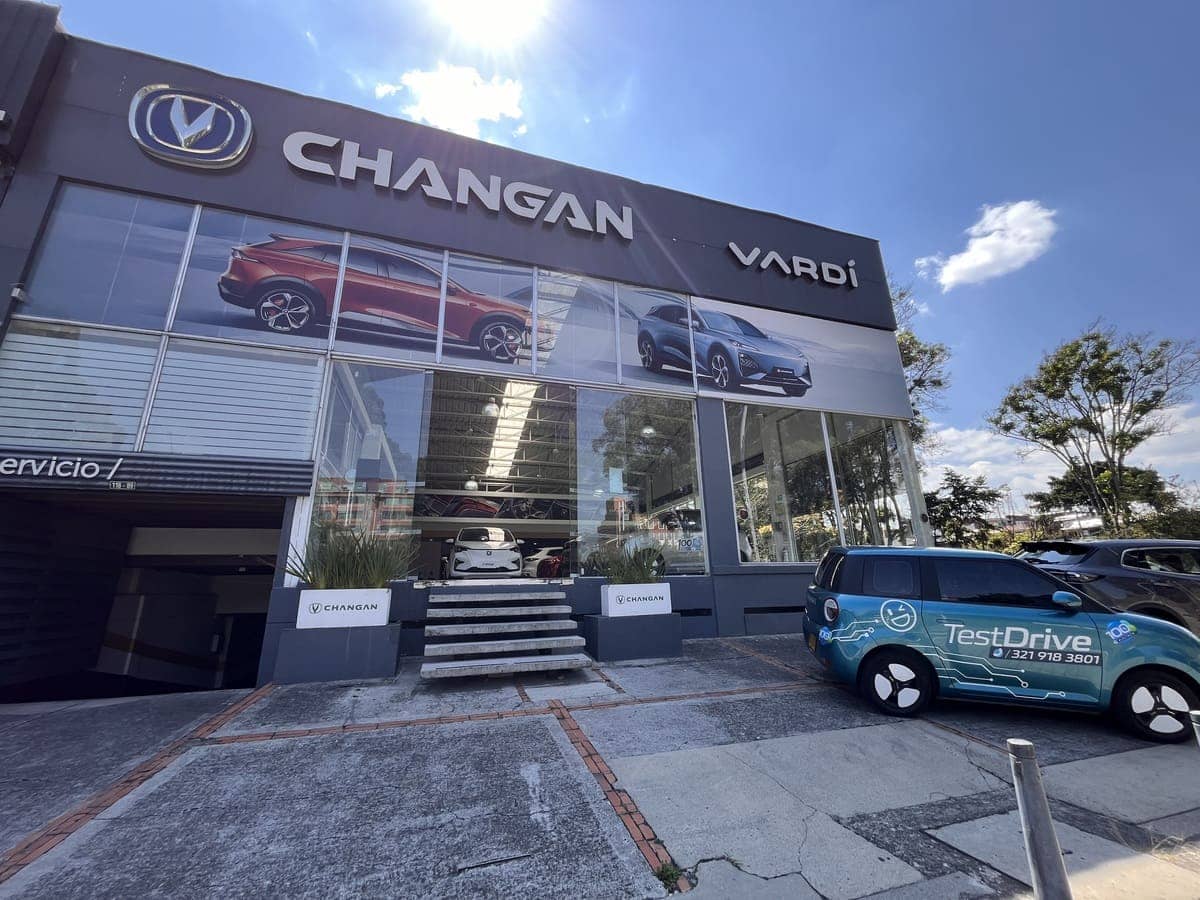 changan auto colombia vitrina