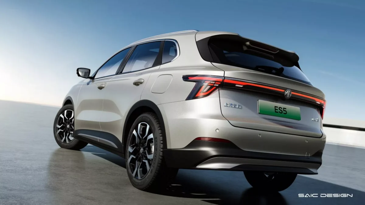MG ES5: El SUV Eléctrico que Reemplazará al MG ZS EV 6 MG ES5 3/4 detrás