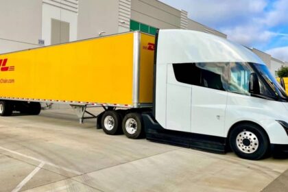 Tesla Semi DHL