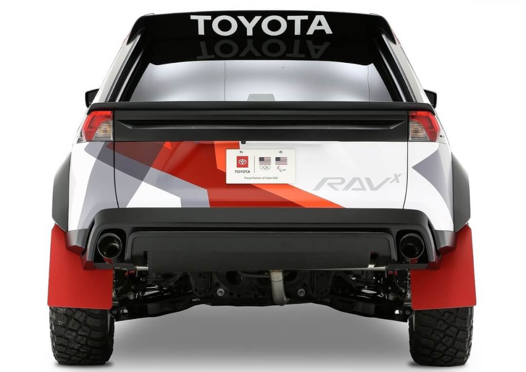 Toyota RAV-X: El Toyota Inspirado en el Dakar para Terrenos Extremos 3 Toyota RAV-X por detras