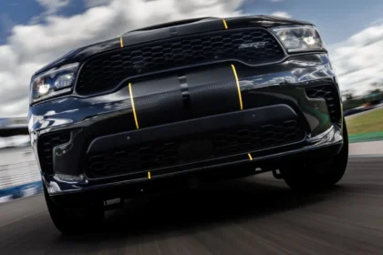 Dodge Durango SRT 392 AlcHEMI: Un Tributo al Poder y la Exclusividad frente