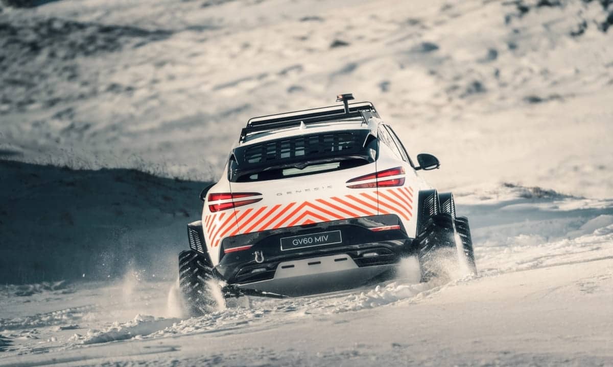 Genesis GV60 Mountain Intervention Vehicle (MIV) Concept: Revolución en rescates extremos 3 Genesis GV60 Mountain Intervention Vehicle por detras