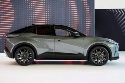 Toyota C-HR+ 2026 lateral